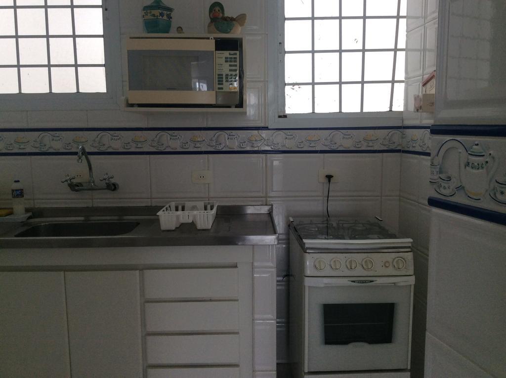 Ferienwohnung Pitangueiras Frente Total Mar Pe Na Areia Guarujá Exterior foto